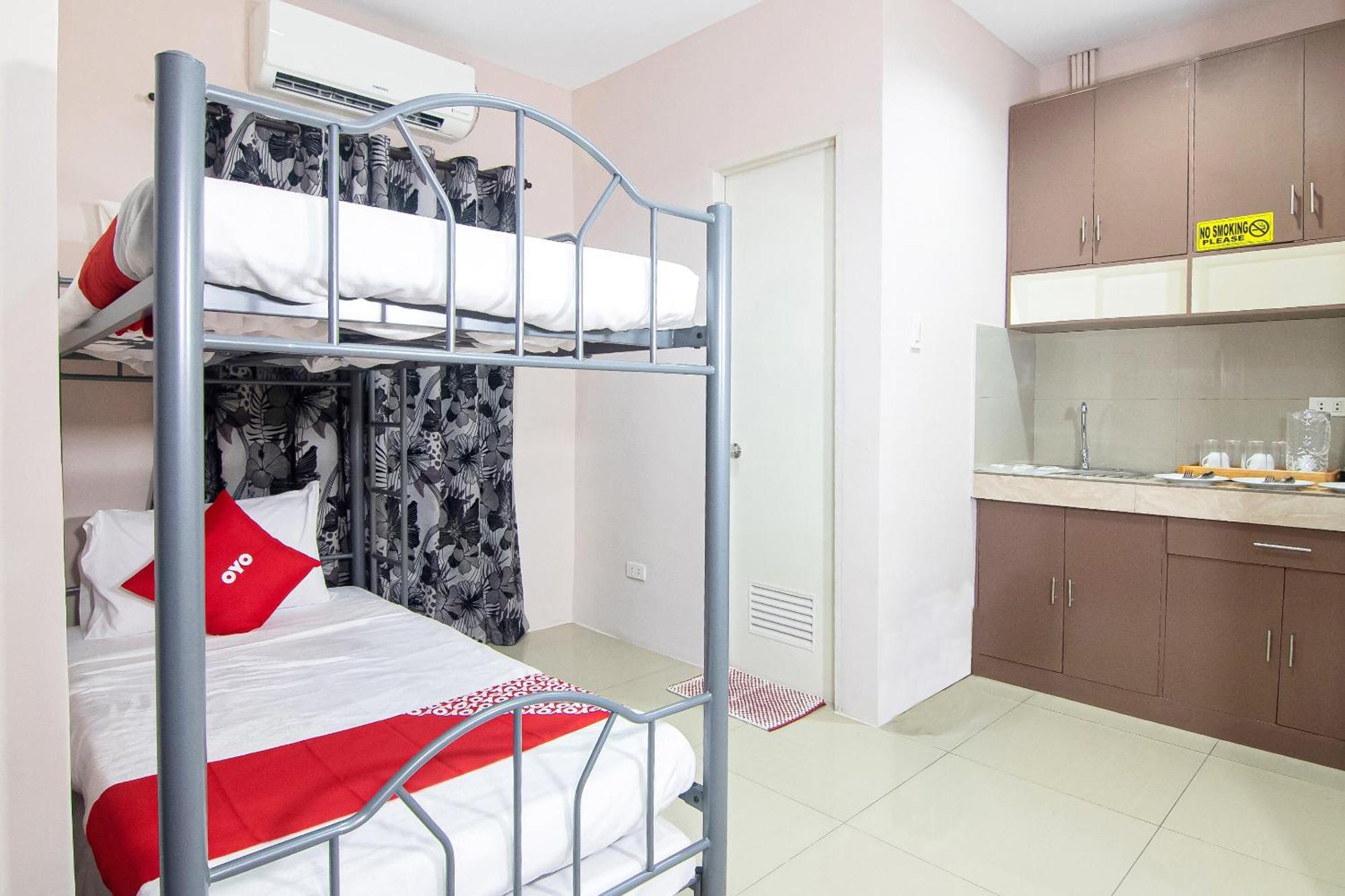 Oyo 766 Ichehan Apartments Manilla Buitenkant foto