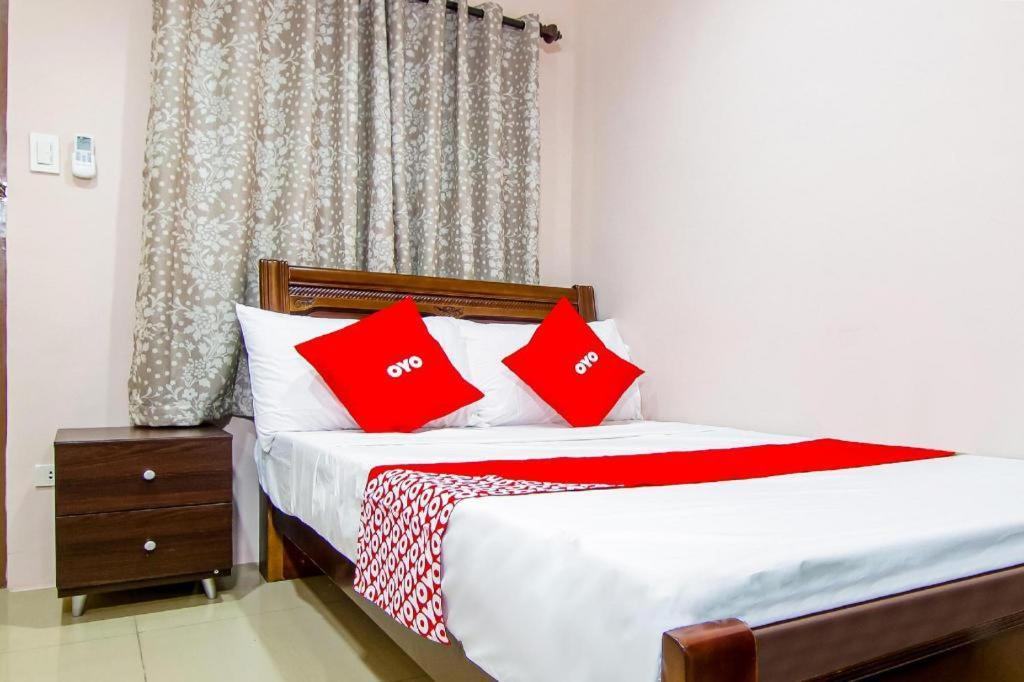 Oyo 766 Ichehan Apartments Manilla Buitenkant foto